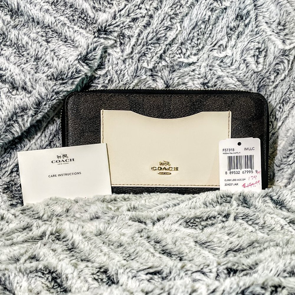 NWT - COACH ACCORDION ZIP WALLET IN COLORBLOCK SIG CANVAS (F57318)